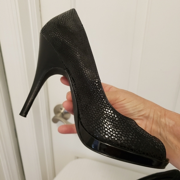 Calvin Klein Black Peep Toe Stilletos Size 9, Stylish, Chic - Picture 10 of 14